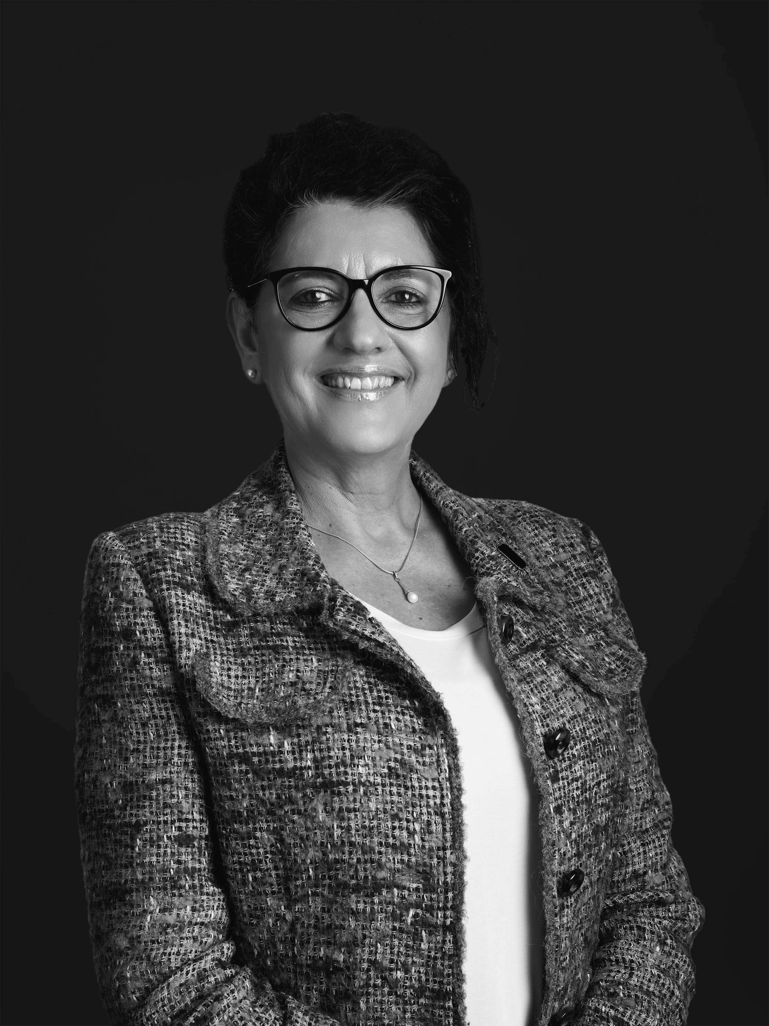 Adina Popa.