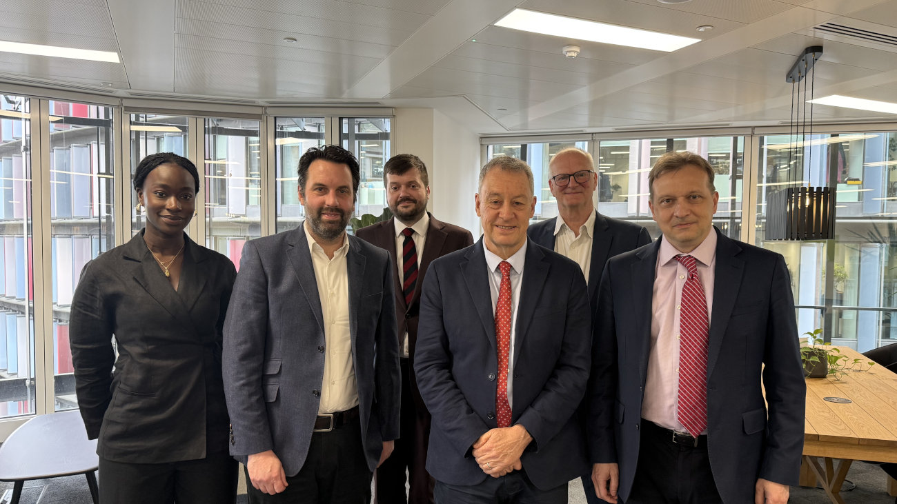 Mott MacDonald and Cambridge Atomworks staff.